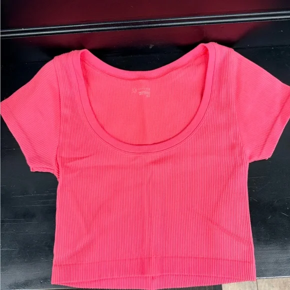 Offline by Aerie Pink Ribbed Crop Top Size Small Athletic Scoop Neck - Picture 3 of 5